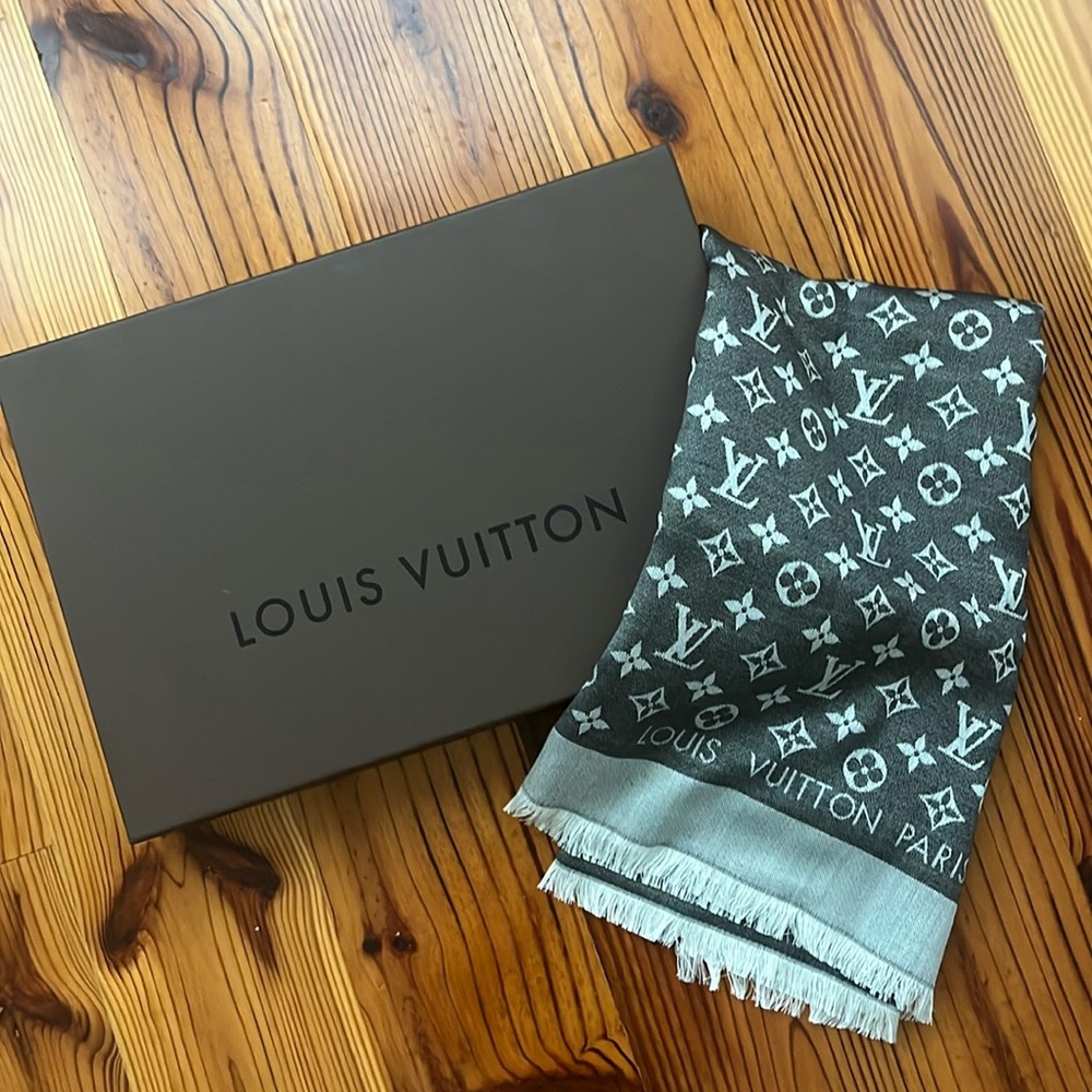 Louis Vuitton Monogram Shawl